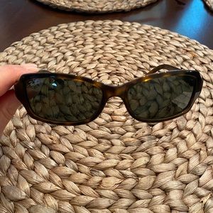 Women’s Ray-Ban sunglasses